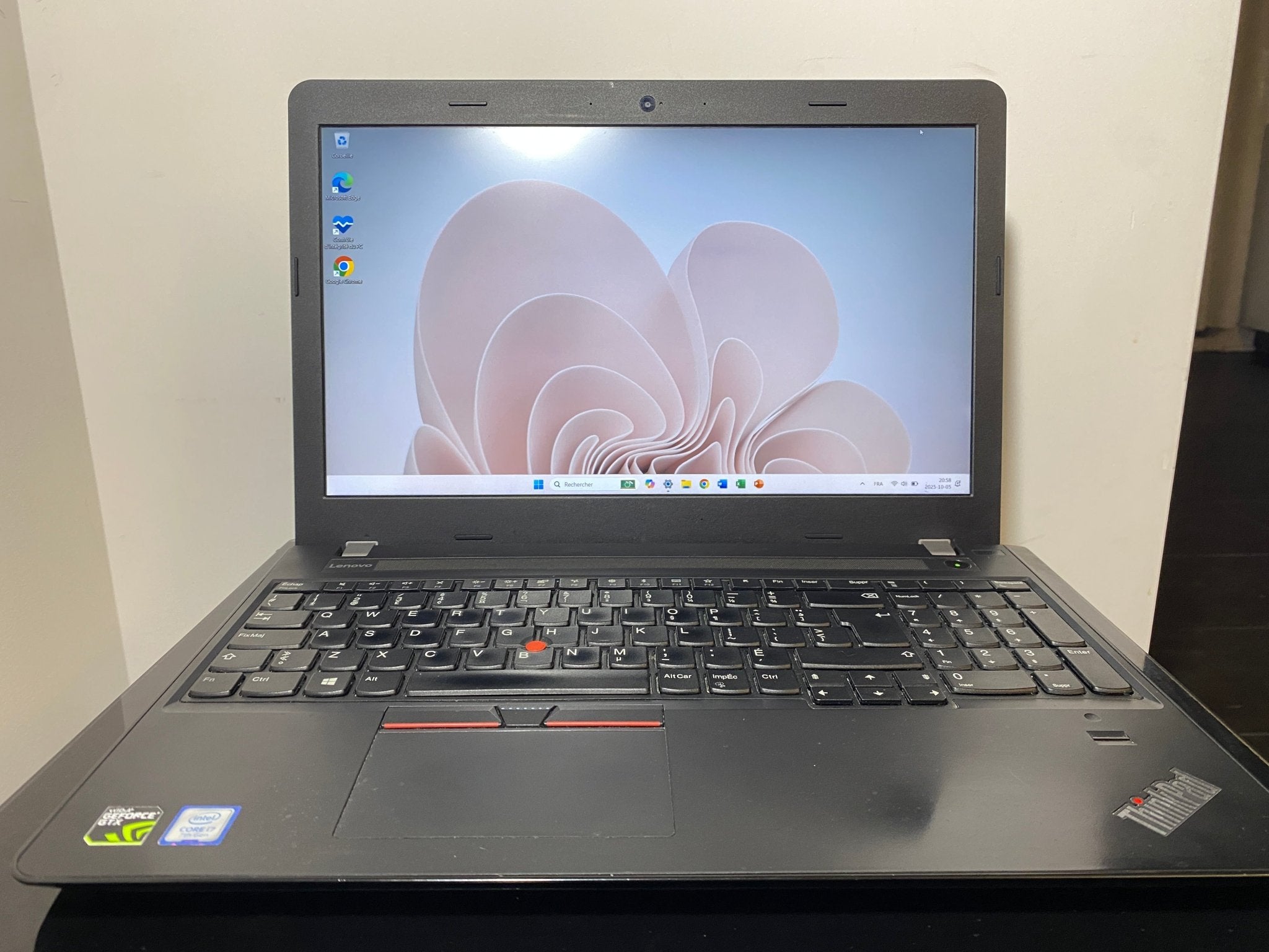 💻 Lenovo ThinkPad E570 — Potencia, Precisión y Confianza en Cada Proyecto - Dyna TroxDyna Trox