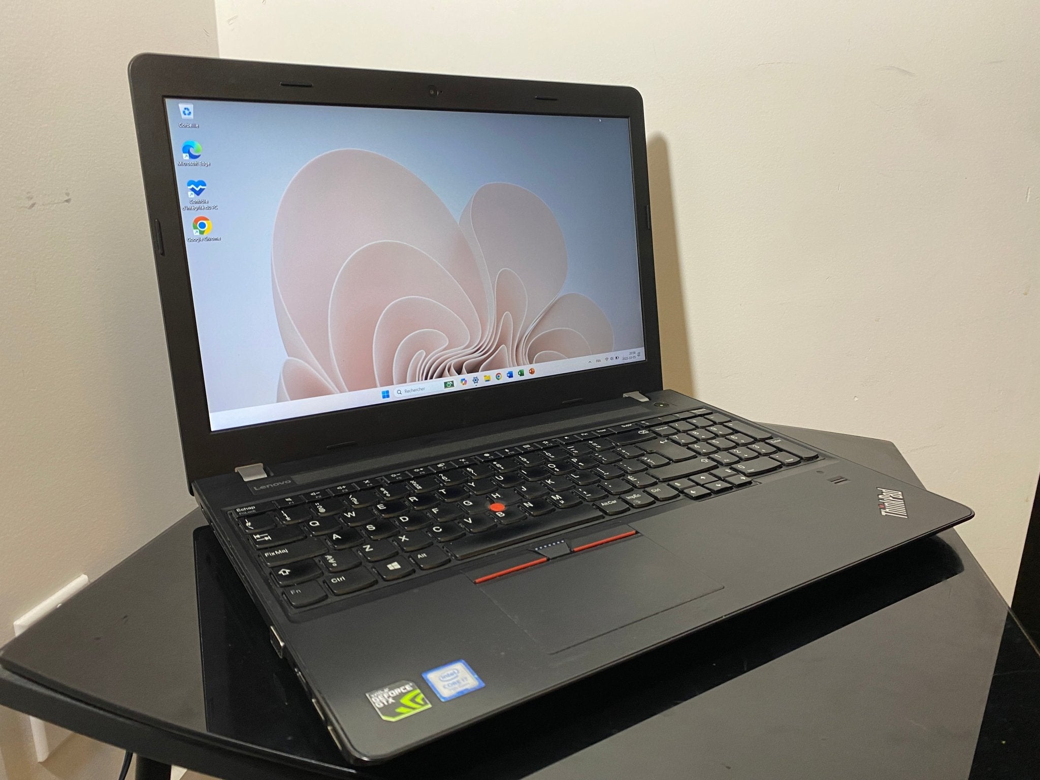 💻 Lenovo ThinkPad E570 — Potencia, Precisión y Confianza en Cada Proyecto - Dyna TroxDyna Trox